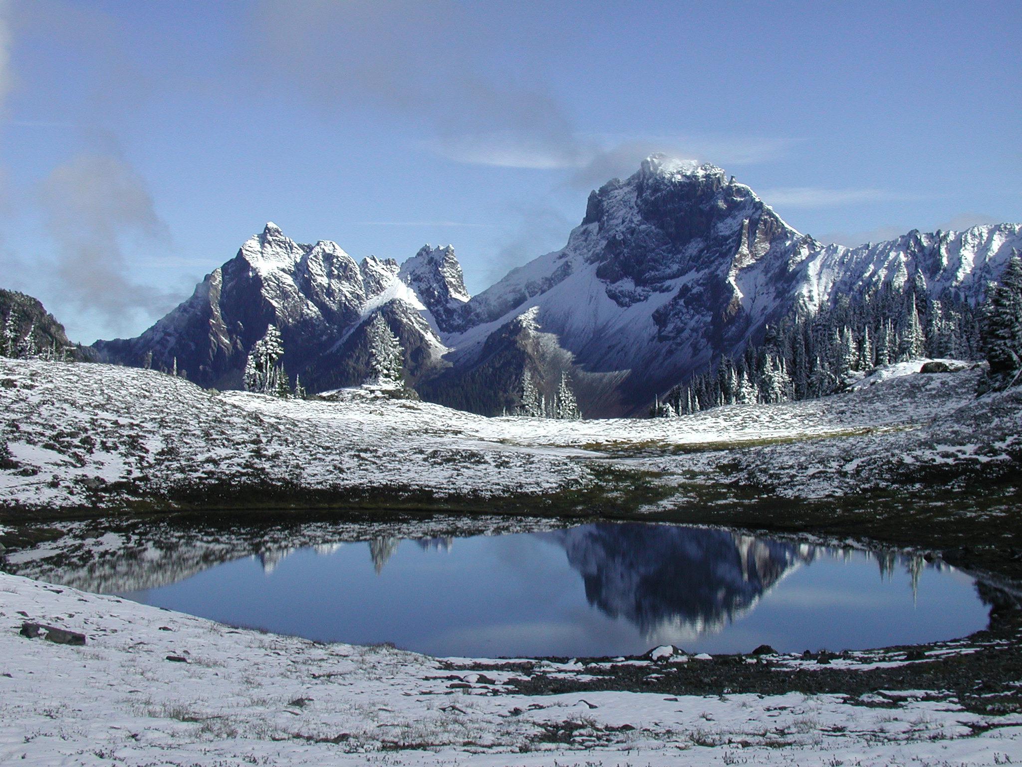 Mount Larrabee with fresh snow, North Cascades, Washington State, USA [2048x1536] [OC]

— u/nbnfpsor