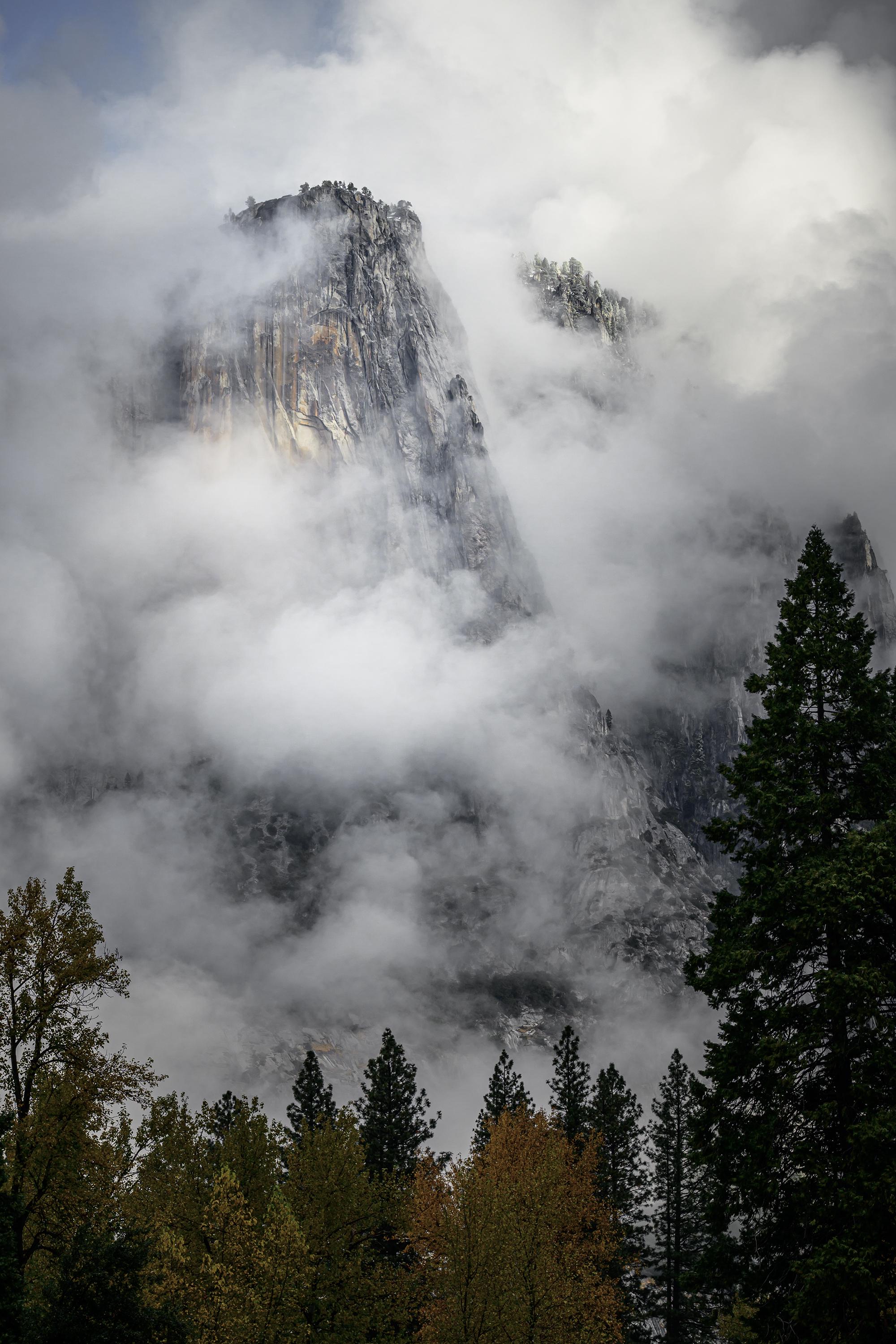 Yosemite Valley in Fall [2000x3000] [OC]

— u/Neeeechy