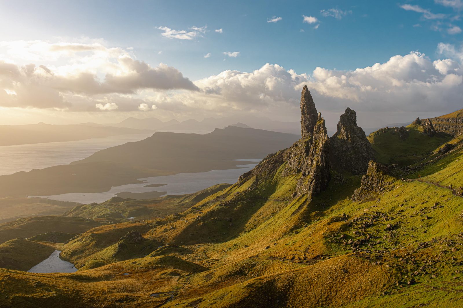 Morning sun on The Old Man of Storr [3000x2000] [OC]

— u/Low-Expression3910