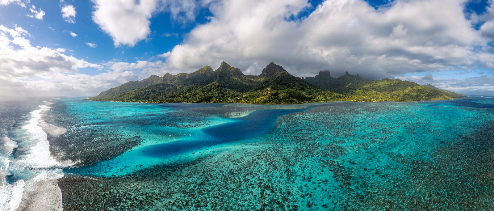 The island of Mo'orea in French Polynesia [11896 x 5085][OC]

— u/Tio76