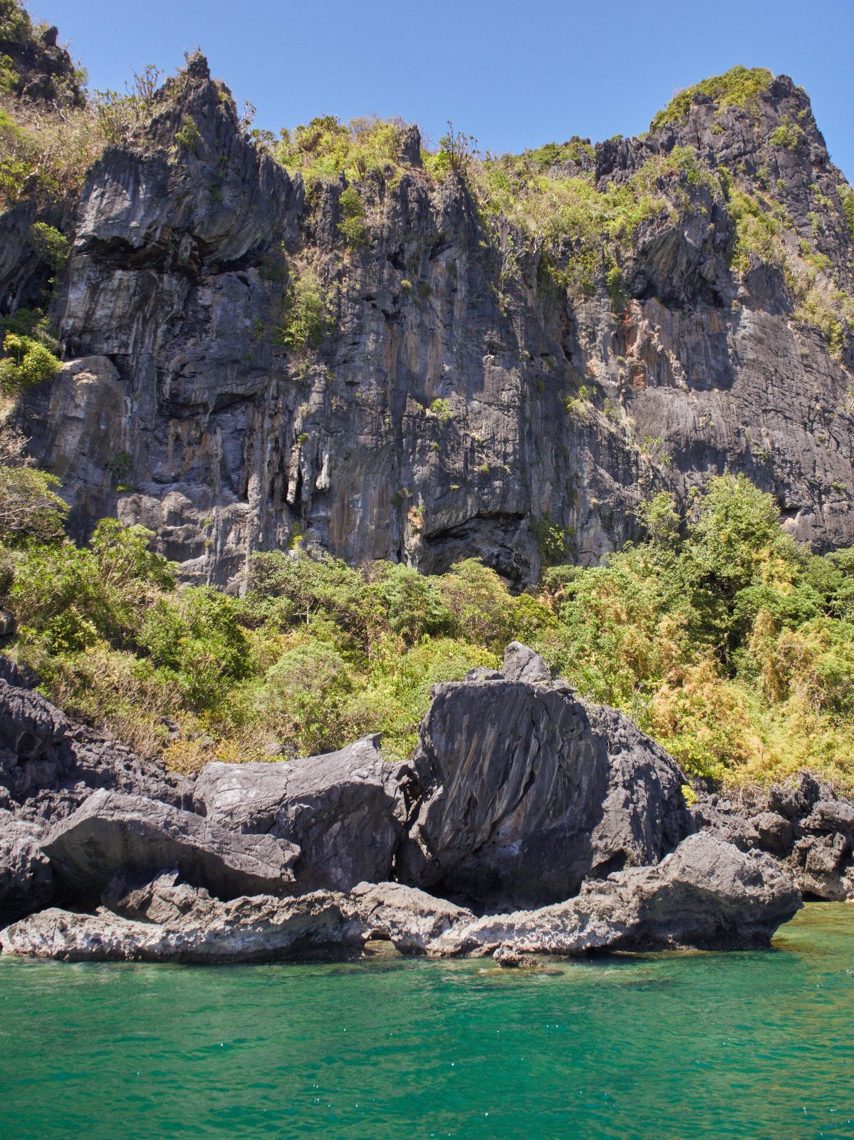 El Nido, The Philippines [OC] [3899x5199]

— u/sonderewander