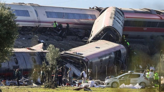 At least 30 people killed in high-speed rail crash in Spain | Spain

Ссылка: https://english.elpais.com/spain/2026-10-28