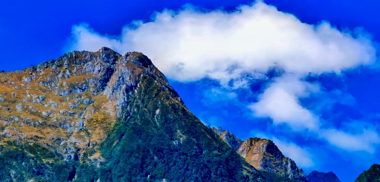 Mitre Peak(Milford Sound)Nueva Zelanda [OC]2227×1068

— u/Gold-Lengthiness-760