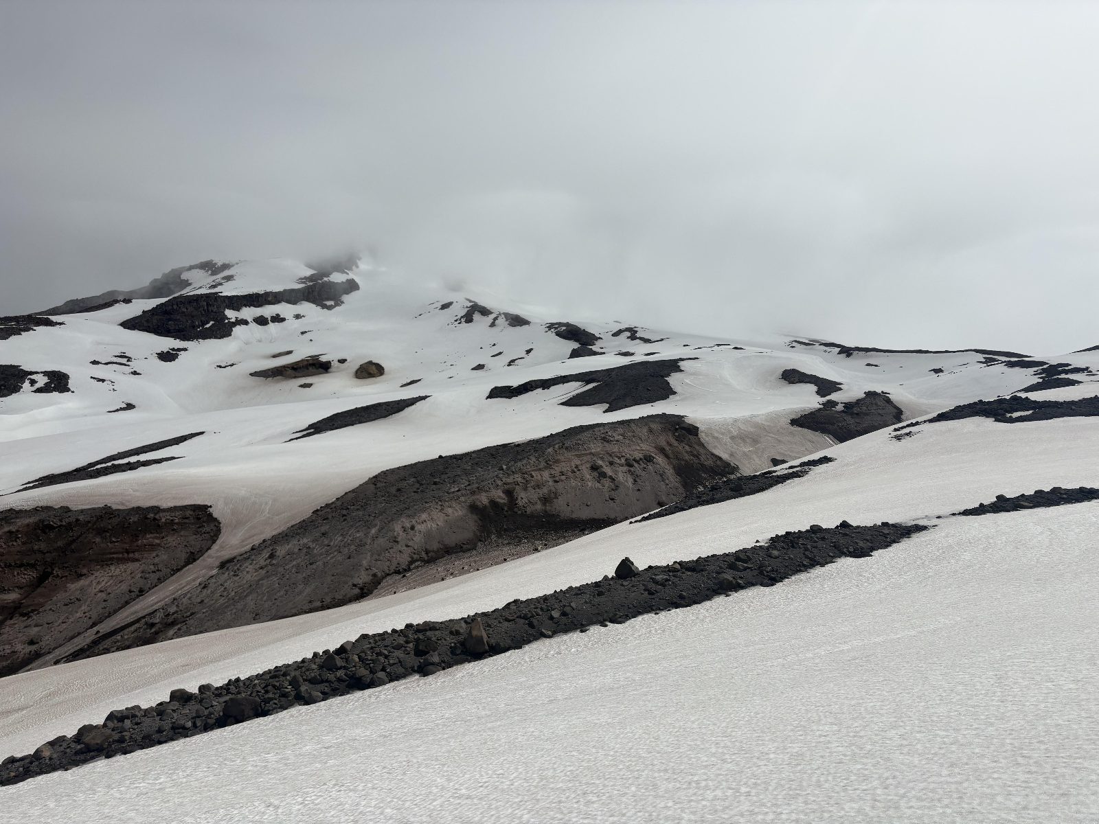 A moody spring day on Mount Hood, Oregon [OC] [5712x4284]

— u/mountainrunner_