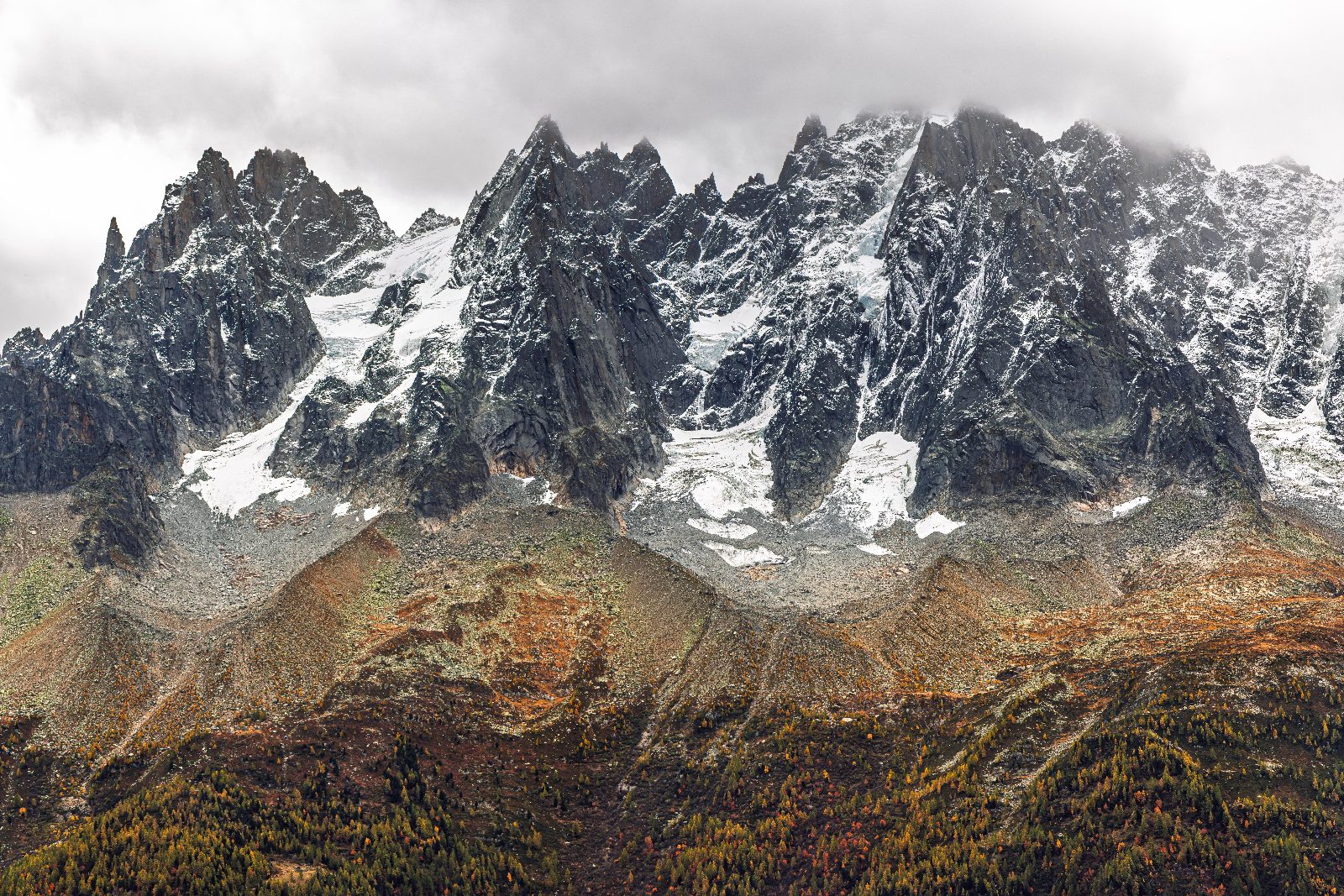 Fall in the French Alps, near Chamonix [OC][8192x5464]

— u/ashtar23