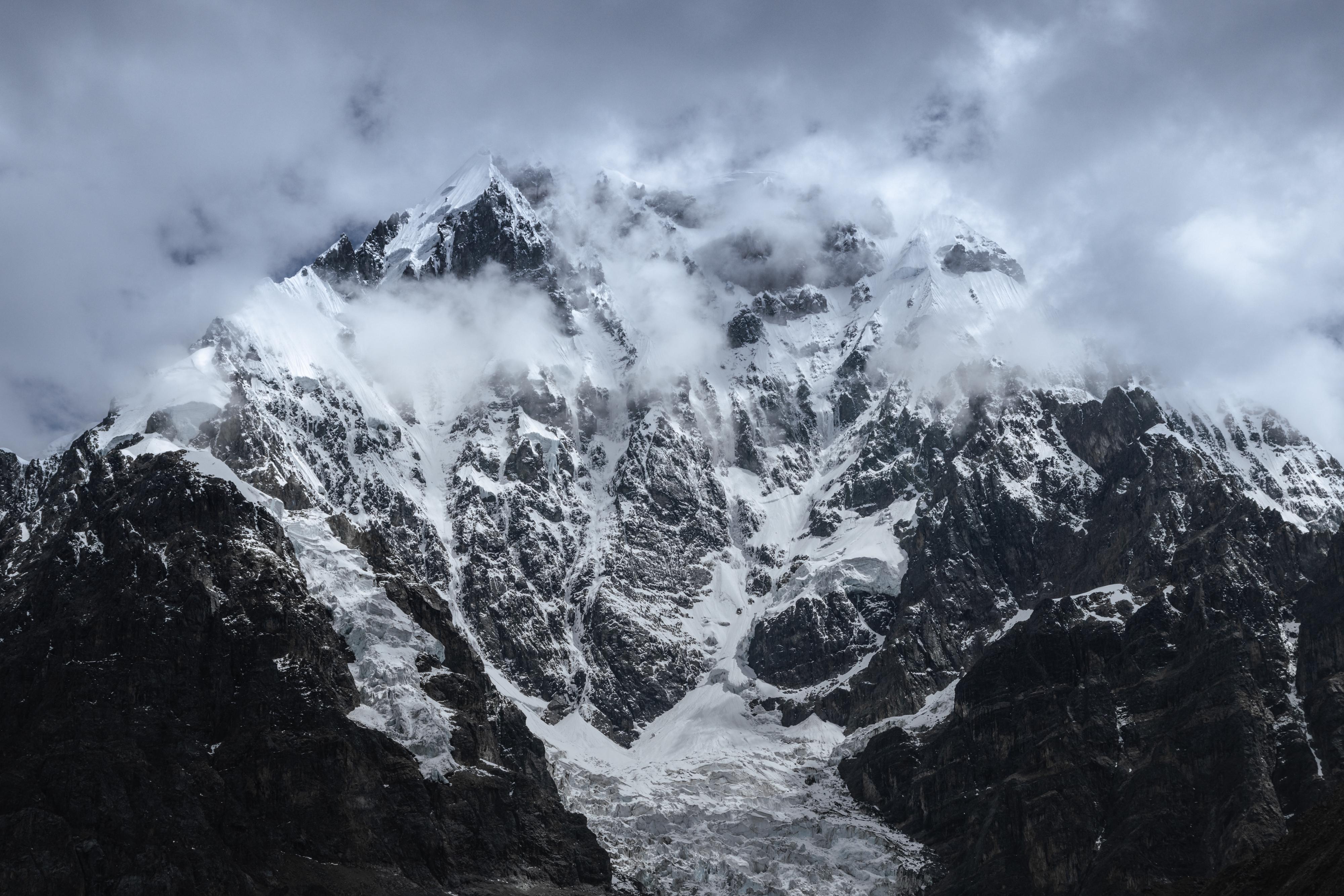 Stormy weather at Ausangate, Peru [OC] [4000x2667]

— u/andrewrimanic